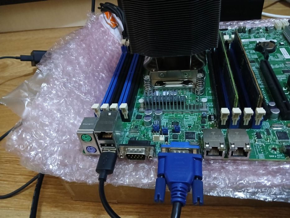 Placă de bază Supermicro X9SRL-F