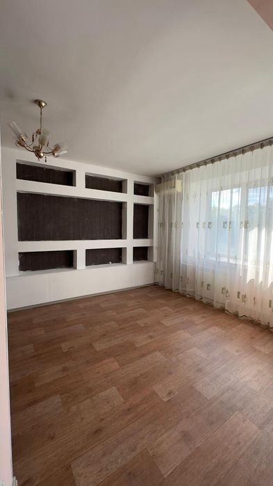 Сдаётся 1.5( Бурова 20) за 100000.