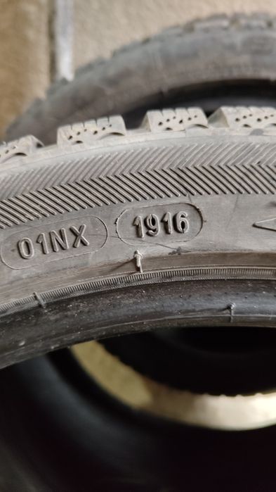 Зимни гуми 225/40 R18