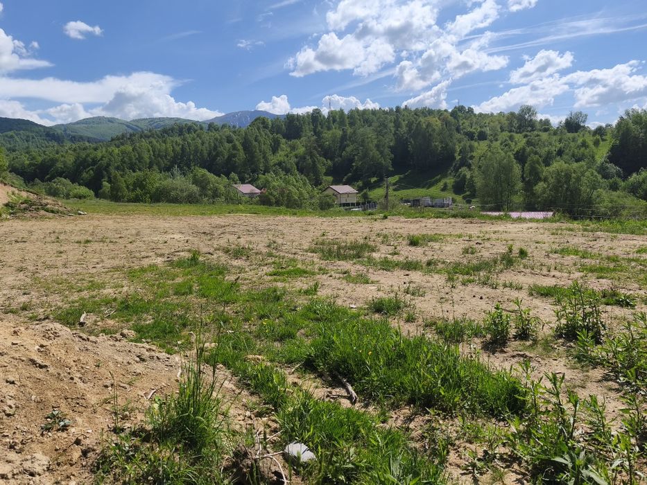Vând teren 4.000 mp pe Valea Morii barajul I