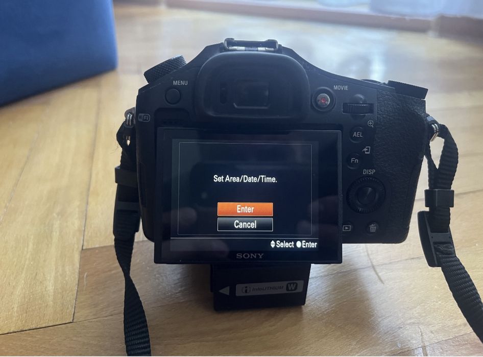 Vând aparat foto Sony Cyber-shot DSC-RX10 – stare foarte bună