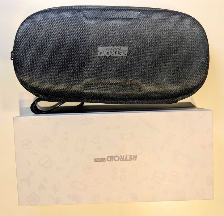 портативна конзола Retroid Pocket 5