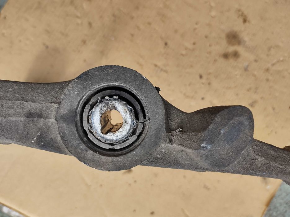 Преден Десен Носач Mercedes E class W211 4Matic Tmodel 2008 320CDI