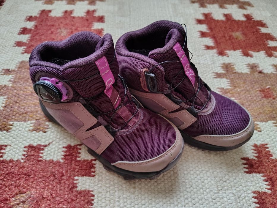 Обувки adidas (размер 30) с диск за затягане на връзките