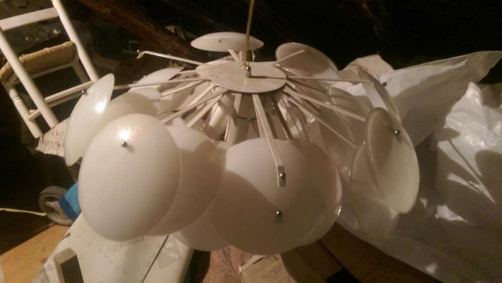 Lustră modernă cu mai multe dulii