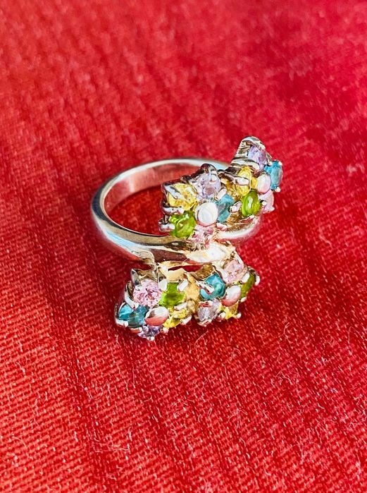 Сребърен пръстен с палитра от камъни ...