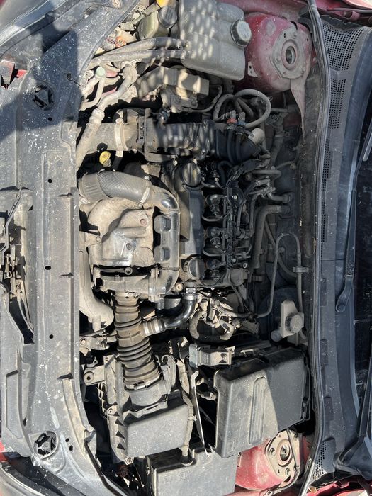 Мазда 3 (2005г. 1.6HDI 16V) на части