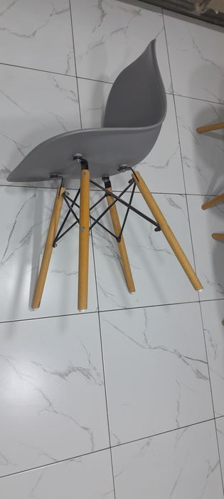 5 стульев в хорошем состоянии