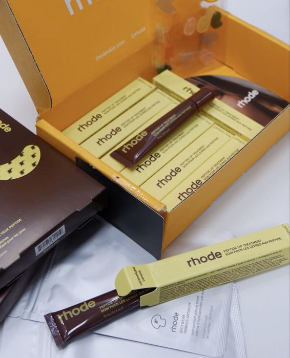 Оригинални лимитирани rhode x Justin Bieber, Hailey Bieber: Caramelized Banana Lip Gloss гланц, Eye Patches пачове за очи и цветни лепенки за пъпки