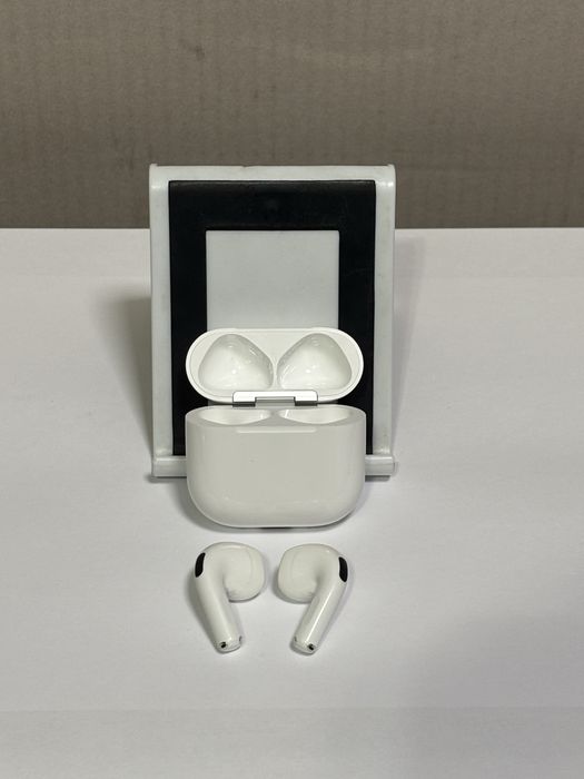 MDM vinde: Casti Airpods 4 ANC, White.