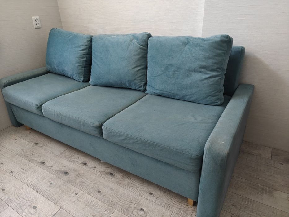 Диван. Самовывоз