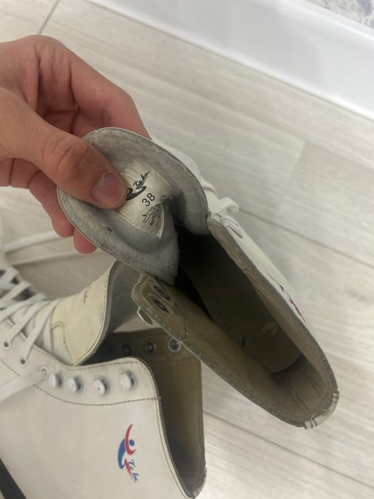 Коньки женскиие