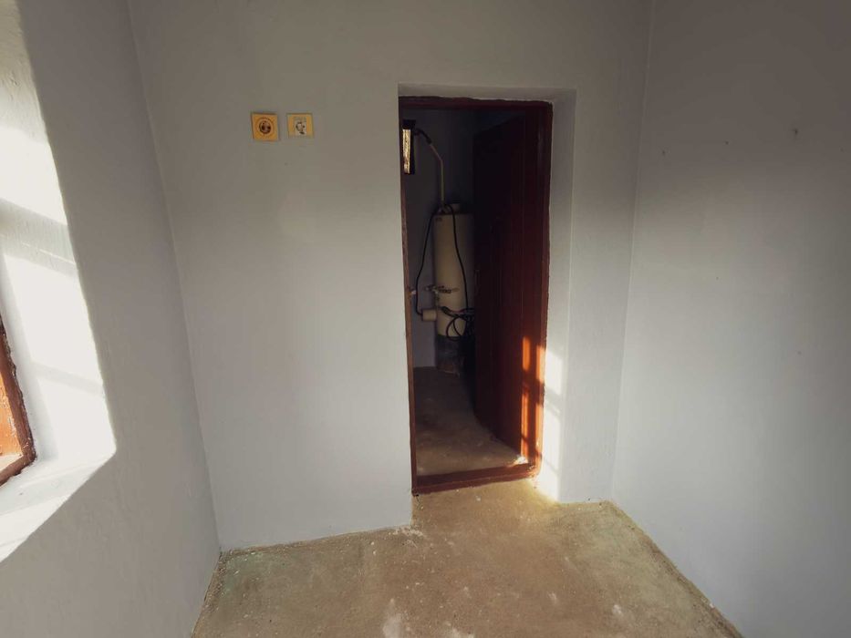 Продава се Къща в с. Слатина, Област Силистра - 200 кв.м за 29 €/кв.м - Снимка #5