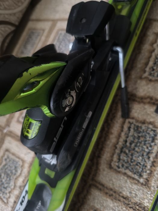 Skiuri Elan de race Sl