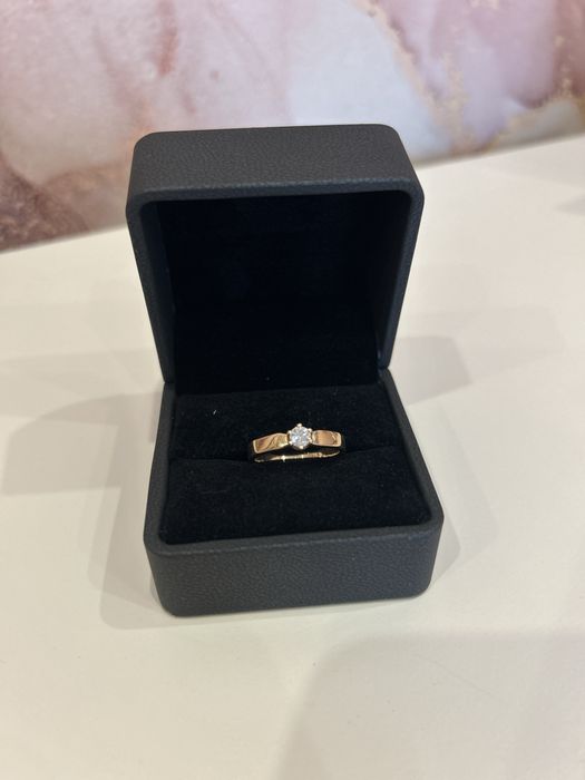 Бриллианты бар алтын сақиналар сатамын