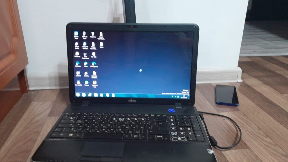 Ноутбук Fujitsu AH512