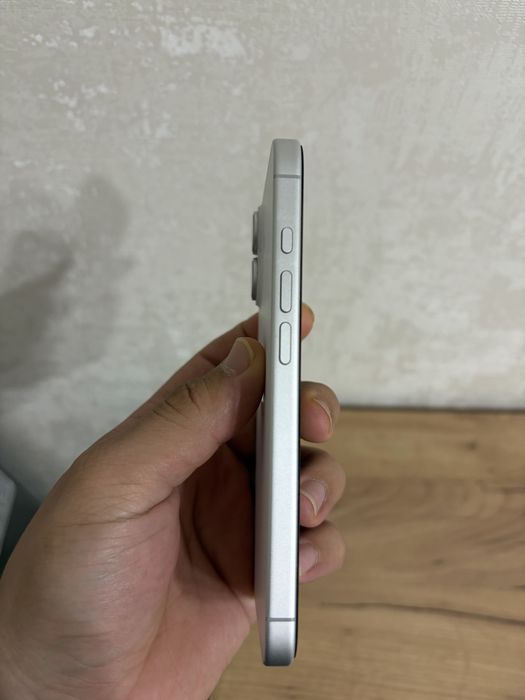 Продам iPhone 17