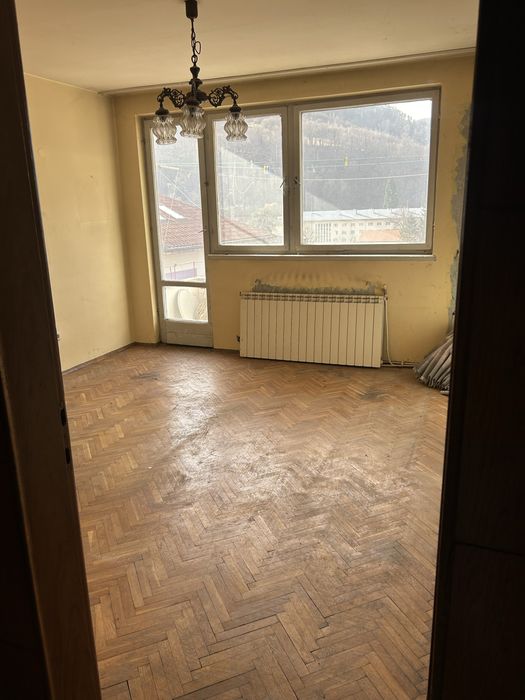 Продава се Четиристаен апартамент в Тетевен - 101 кв.м за 601 €/кв.м - Снимка #2