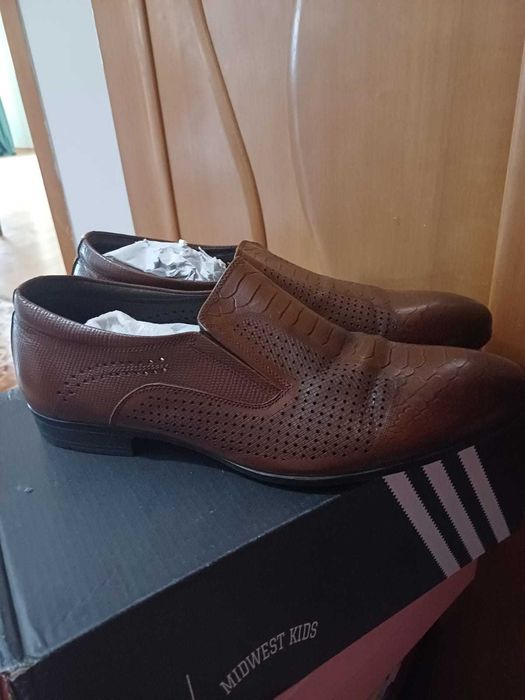 Продаются мужские туфли