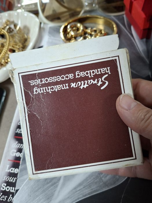 Пудриера Stratton London, антик