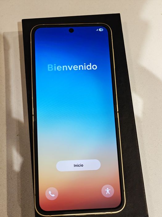 Samsung Z Flip 6 Yellow - 0 cicluri