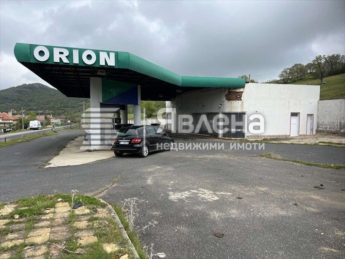 Бензиностанция  село Звездел