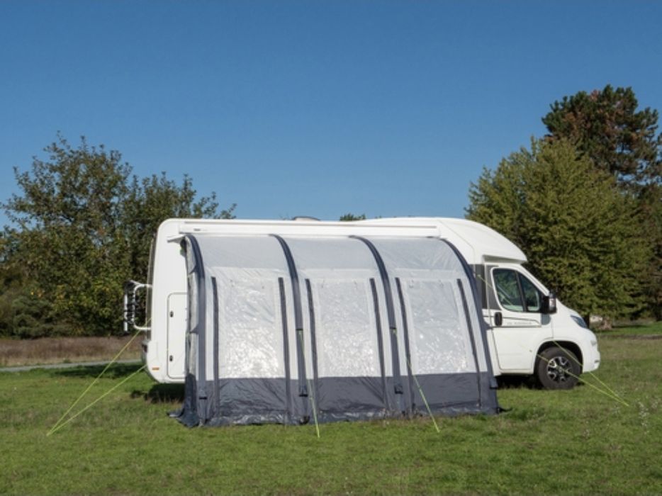 Надуваема палатка за кемпер Reimo Casa Air – използвана 1 път