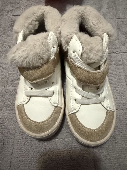 Обувки зара.