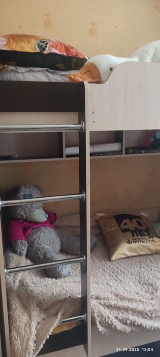 Продам двухъярусную кровать