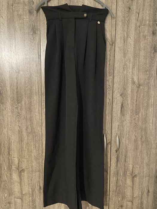 НАМАЛЕН! Черен панталон с широк крачол