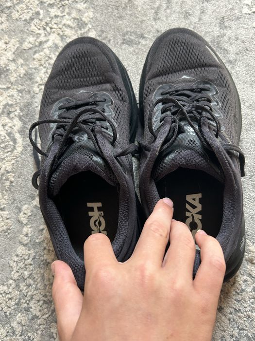 Hoka Bondi 9 - mărimea 40 EU - 300 lei.