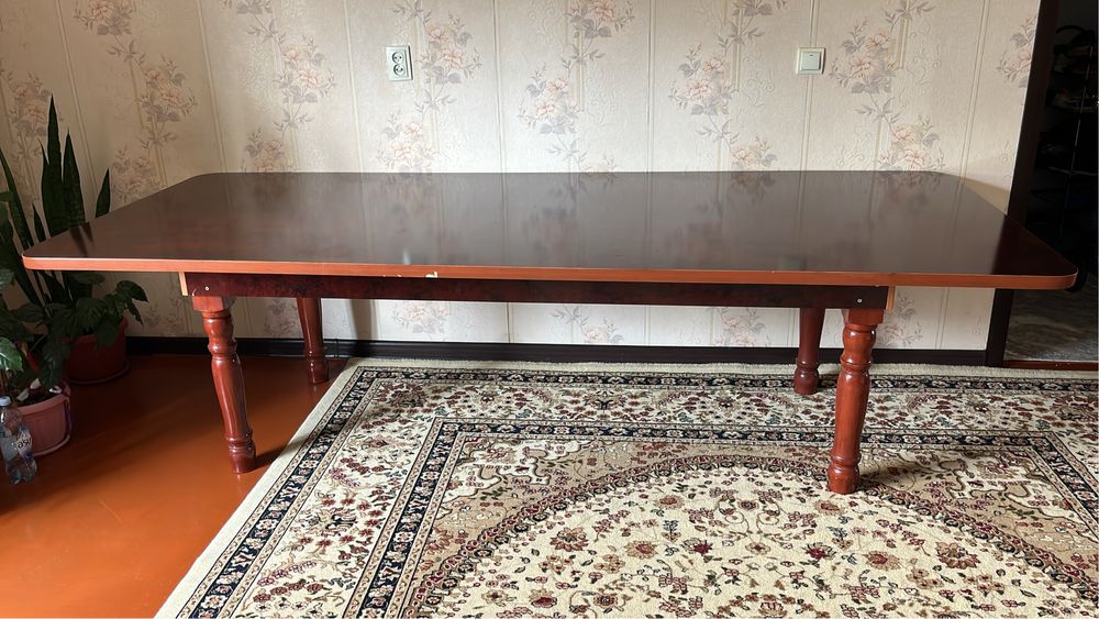 Стол сатылады срочно