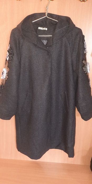 Продам пальто шерстяное.