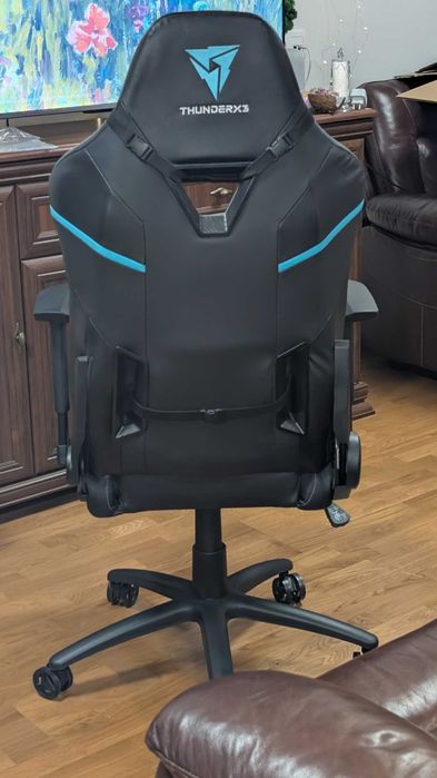Геймърски стол ThunderX3 TC3 Jet Black