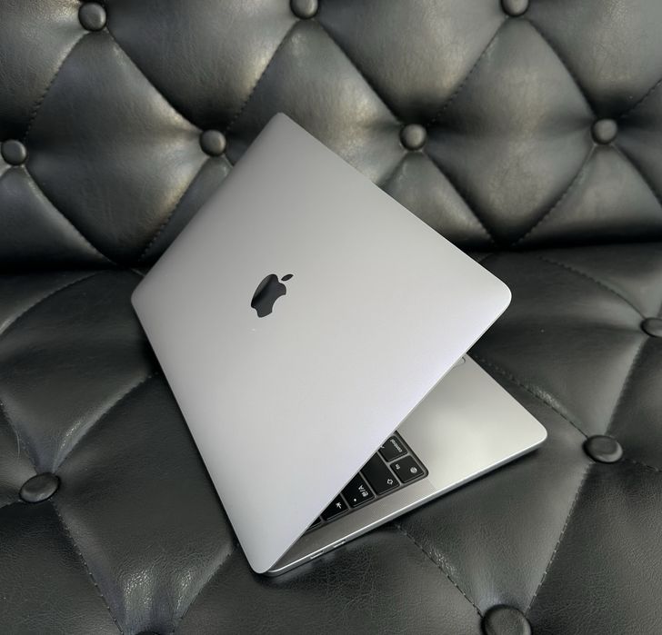 Apple MacBook Pro M1 2020 года в идеальном состояние