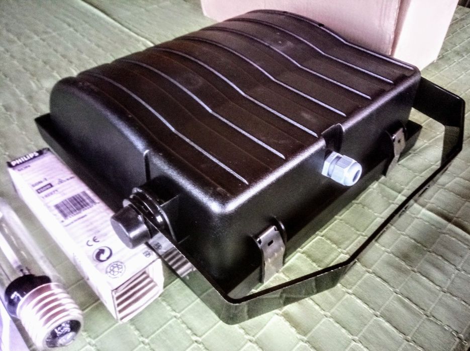 Reflector (proiector) halogen/led, 150W, cu/fără bec Philips, noi