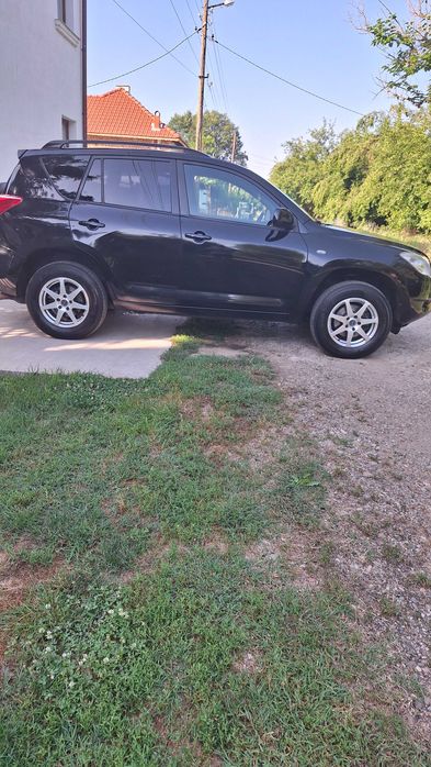 Джип Тойота RAV 4