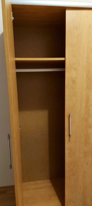 Гардероб с размери 202 х 180 х 53,5 см