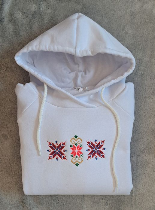 Суитшърт с шевица