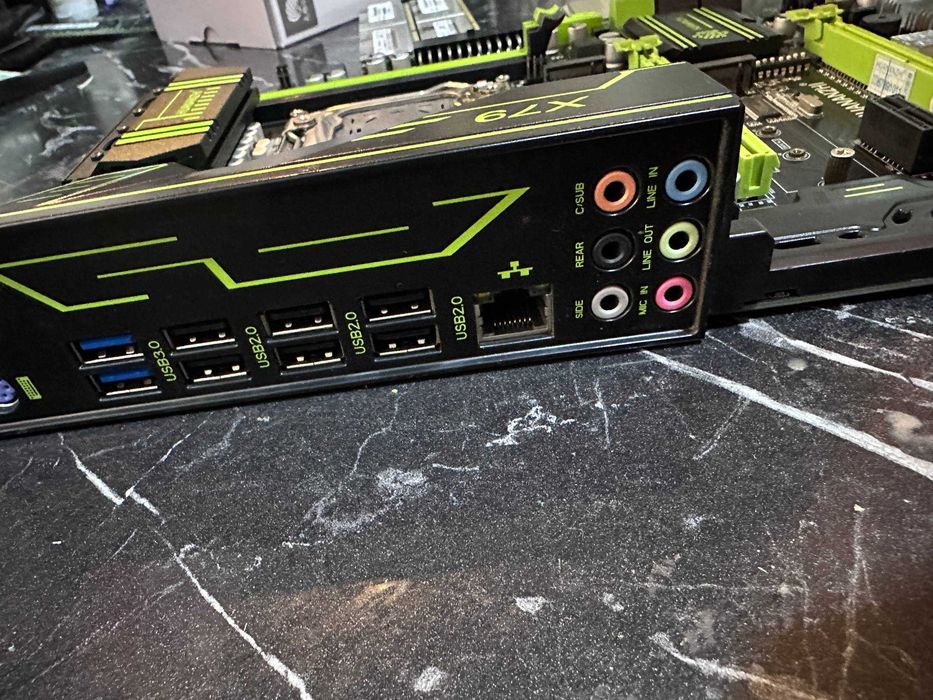 Huananzhi X79 + 2696v2  с 128 гб озу