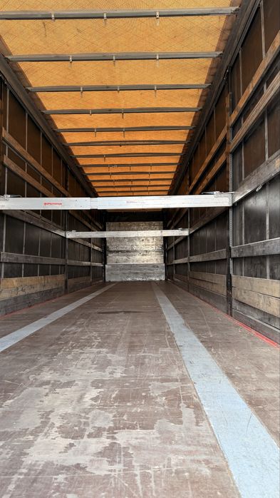 Scania R490 euro6, Semiremorca prelata Schwarzmuller