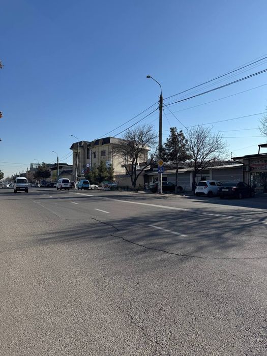 Котта ховли сотилади шахарни уртасида