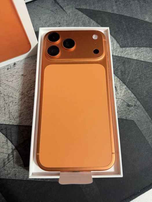 Iphone 17 pro max 256 gb Оранжевый