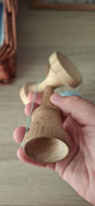 Kendama lotus fly