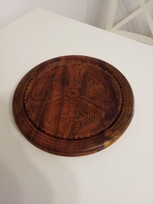 Platou din lemn exotic pt gustari.Pliabil. Nou.