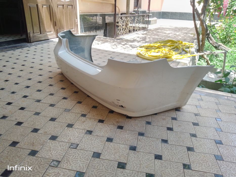 Orqa Bamfer sotiladi Nexia 3