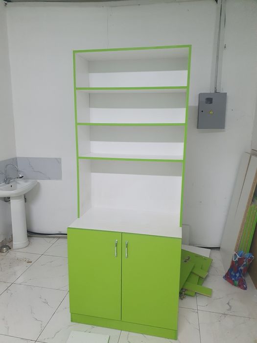 Шкафы с полочкой