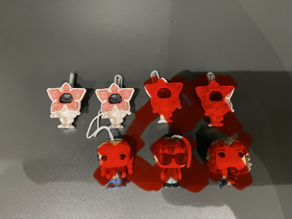 Kinder JOY Super Mario Jurassic Park Stranger things DC Playmobil