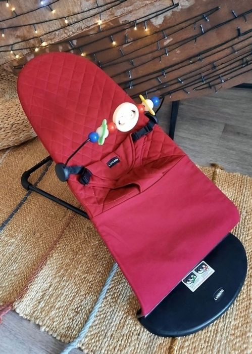 Детский шезлонг с дугой с игрушками