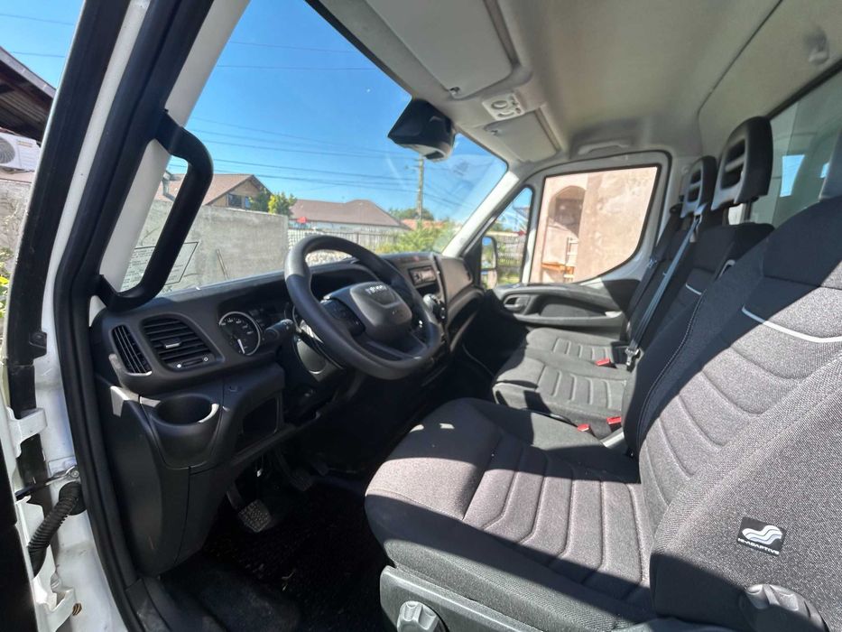 IVECO DAILY 70C16H 7.2T – 3.0 Diesel – BOX IZOTERM 5.2m – DOAR 300 KM